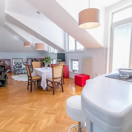Lägenhet In Einer Mit Terrasse Und Meerblick Opatija